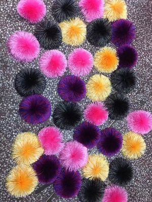 Experience Warp Knitting Like Never Before with 5000PCS/HOUR Key Chain Pompom Machine
